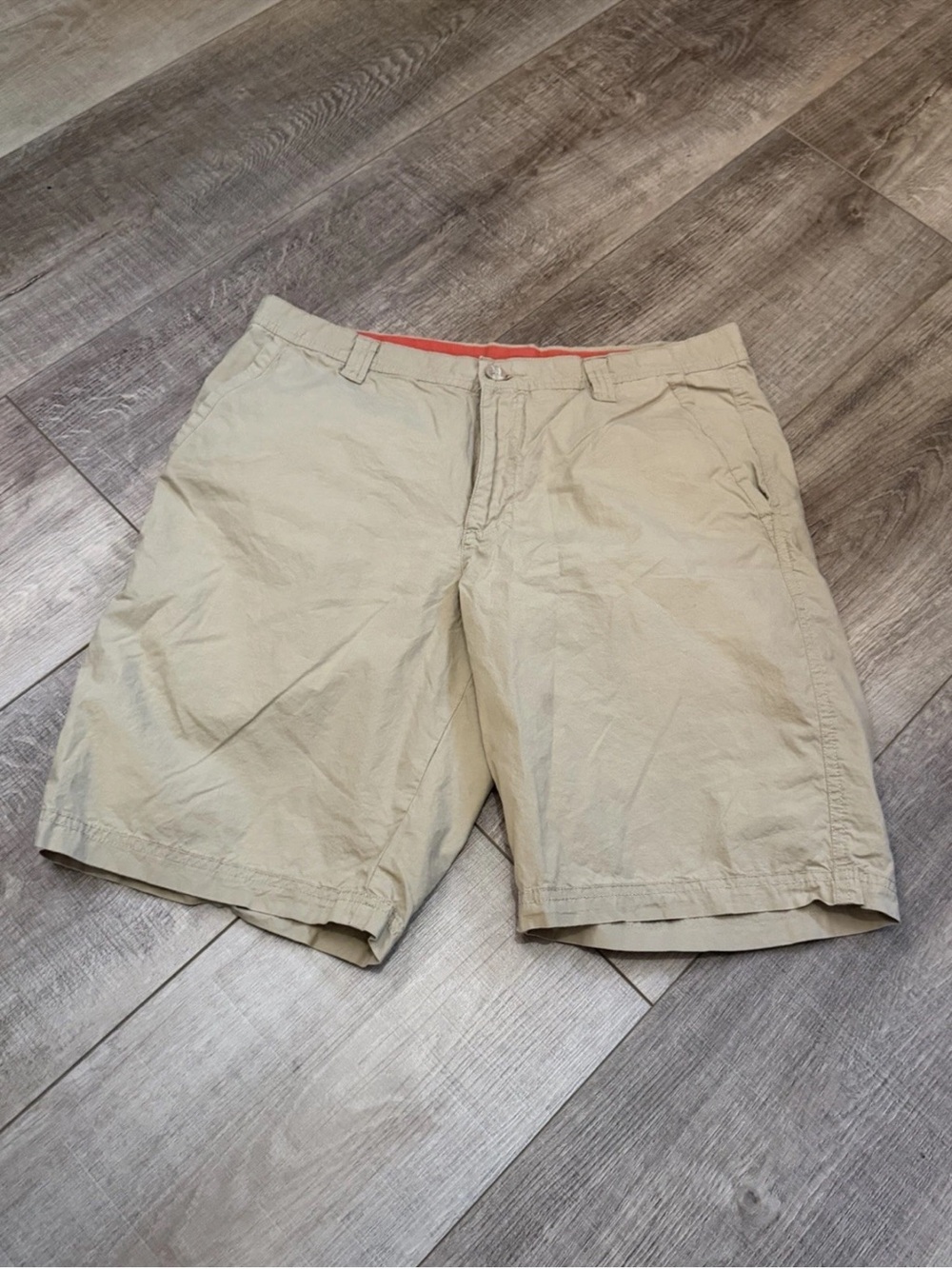 Men's Columbia Beige Casual Cotton Shorts size 32